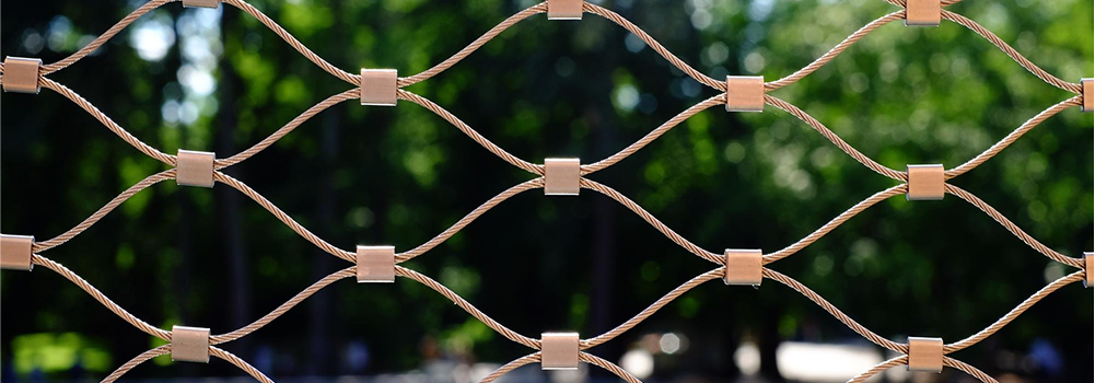what is chain link fencing